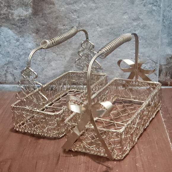 Gold Metal Wire Basket Christmas Tree and Ribbon Design Christmas Container Deco - Picture 3 of 9